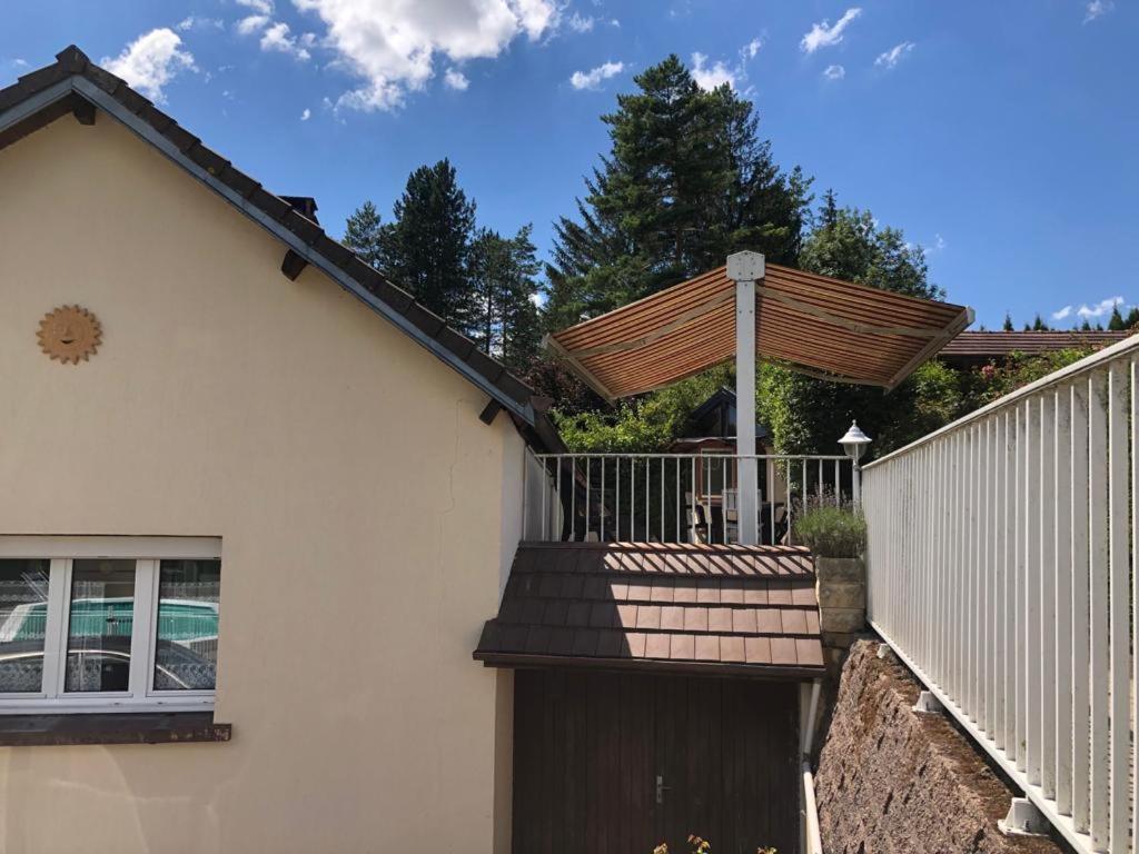 Maison/Gite Familial Dans Le Jura A 200M Du Lac Avec Piscine Privee Marigny  Bagian luar foto